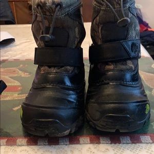 North face camo winter boots
